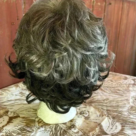 Vintage Wig Layered Mullet Shag Salt & Pepper Black & Silver Grey Unisex Costume - Picture 3 of 7